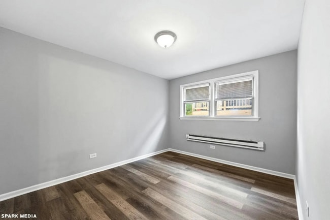 7617 S Colfax Ave in Chicago, IL - Building Photo - Building Photo