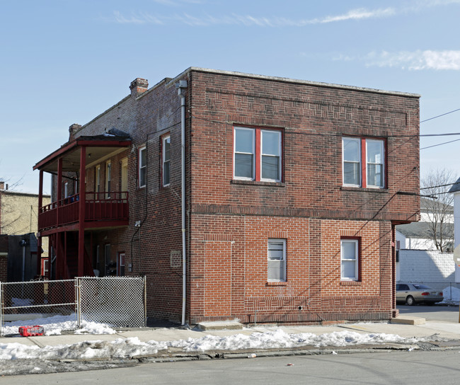 571 Jackson Ave in Elizabeth, NJ - Building Photo - Building Photo