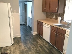 27 Elm Ave, Unit #1 in Linwood, NJ - Building Photo - Building Photo
