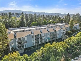 1414 Brett Pl, Unit 329 in San Pedro, CA - Building Photo