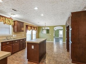 4850 Pauline Dr in New Orleans, LA - Building Photo - Building Photo