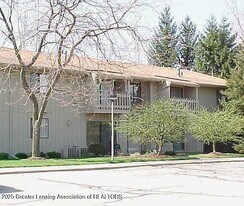 1717 Maple Rdg in Haslett, MI - Building Photo