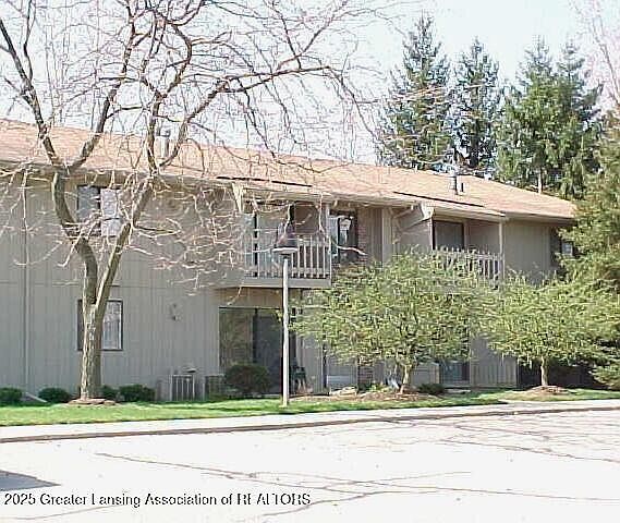 1717 Maple Rdg in Haslett, MI - Building Photo