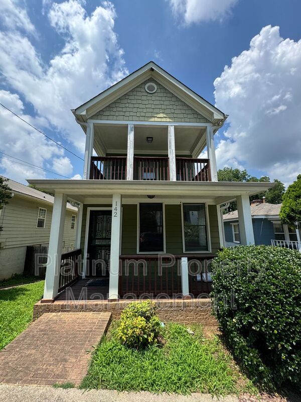 property at 142 Little St SE