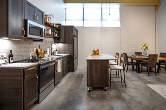 Vintage Flats in Buffalo, NY - Foto de edificio - Interior Photo