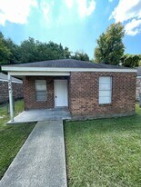 2344 Elm Park Dr in Baton Rouge, LA - Building Photo