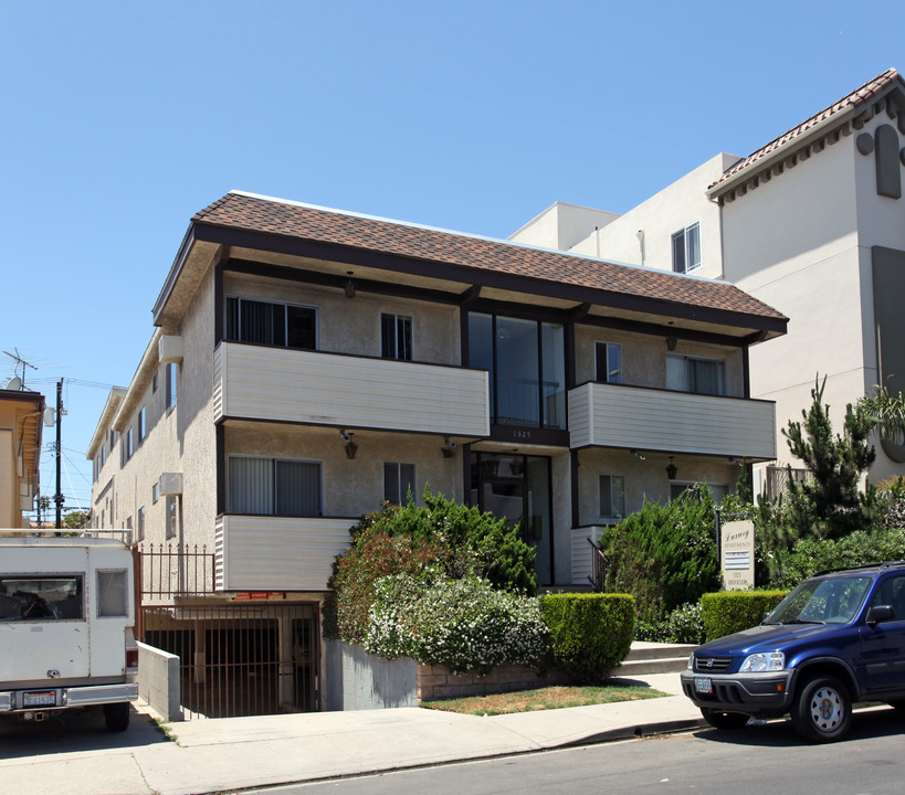 1325 Brockton Ave in Los Angeles, CA - Building Photo