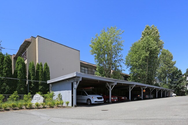 Blue Ridge Apartments in Abbotsford, BC - Building Photo - Building Photo