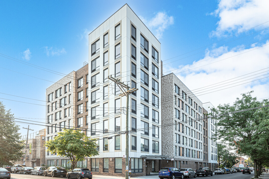 Euclid Glenmore Apartments in Brooklyn, NY - Building Photo