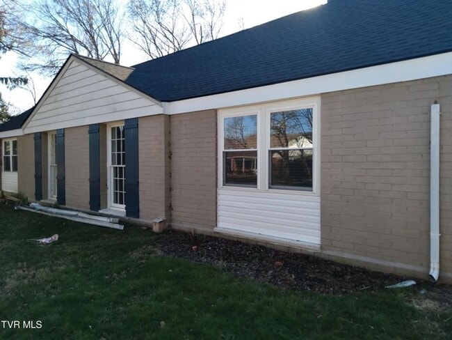 416 Cherokee Village Dr in Kingsport, TN - Building Photo - Building Photo