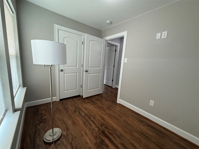 property at 1146 Majestic St