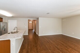 2150 Tyson Lake Dr in Jacksonville, FL - Building Photo - Building Photo