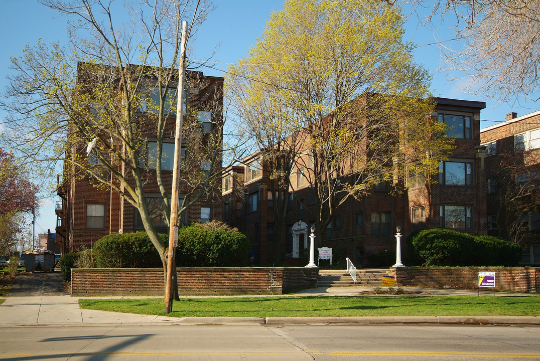 Morningside in Lakewood, OH - Building Photo