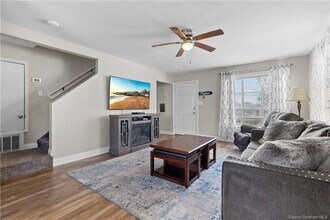 1022 Hickman St in Westlake, LA - Foto de edificio - Building Photo