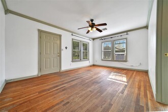 1119 E Crosstimbers St in Houston, TX - Foto de edificio - Building Photo