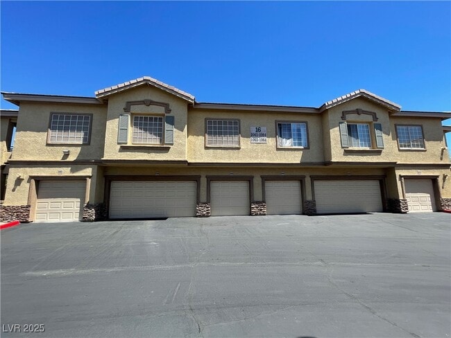 9901 Trailwood Dr in Las Vegas, NV - Building Photo - Building Photo