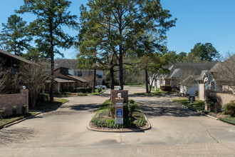 Regency Oaks Condo in Cypress, TX - Building Photo - Building Photo