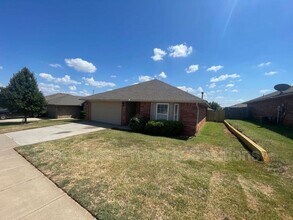11136 NW 6th Terrace in Yukon, OK - Building Photo - Building Photo
