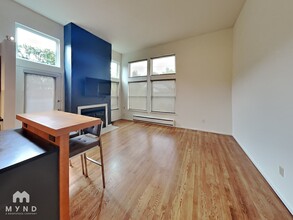 1905 42nd Ave E in Seattle, WA - Building Photo - Building Photo