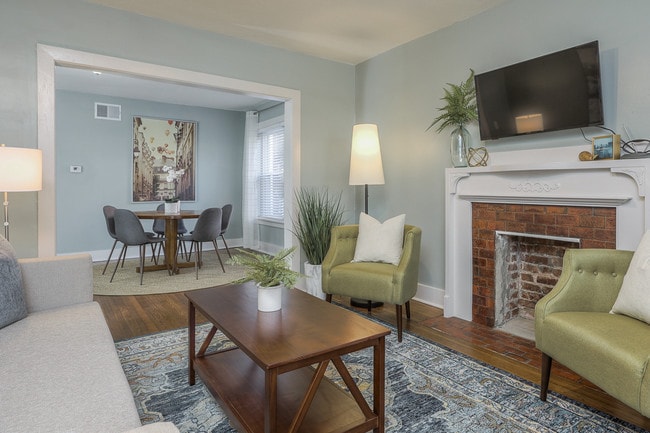 property at 3716 Warwick Blvd