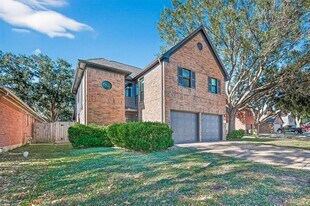 1720 Old Creek Dr in Rosenberg, TX - Building Photo