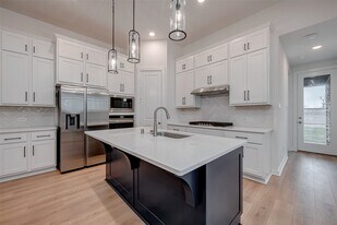 11430 Gossamer Wing Ln in Cypress, TX - Building Photo