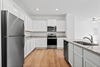116 Paradise Cyn Dr in Jarrell, TX - Building Photo - Building Photo
