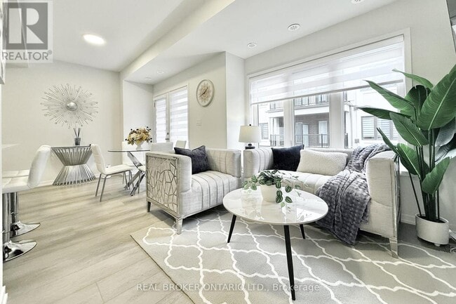 45 Matawin Ln in Richmond Hill, ON - Building Photo - Building Photo