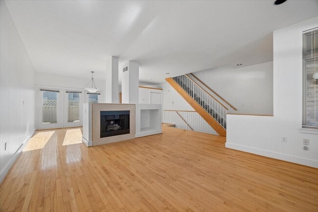 243 Carron St in Pittsburgh, PA - Building Photo - Building Photo