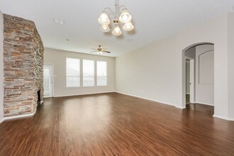 216 Quail Meadows Ln in Arlington, TX - Foto de edificio - Building Photo