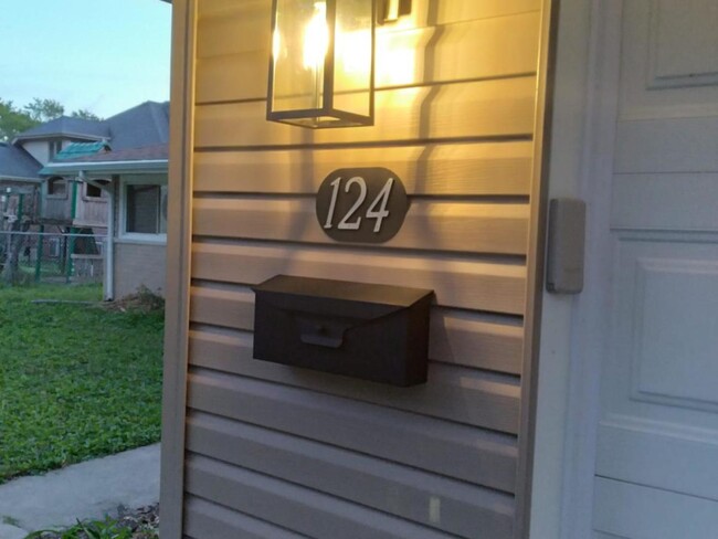 124 Wareham Ln in Schaumburg, IL - Building Photo - Building Photo
