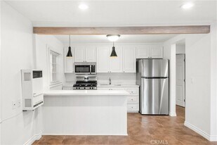 274 Cliff Dr, Unit 3 in Laguna Beach, CA - Building Photo