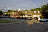 Remond Cliff Plaza in Dallas, TX - Foto de edificio - Building Photo