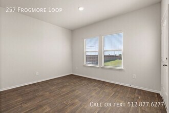 257 Frogmore Lp in Uhland, TX - Building Photo - Building Photo
