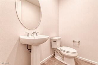 639 Grey Saker St in Las Vegas, NV - Foto de edificio - Building Photo