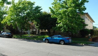 7170-7180 Bark Ln Apartments