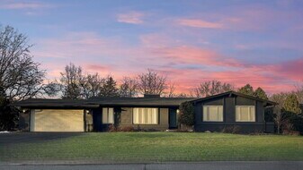 645 Windemere Curve in Plymouth, MN - Building Photo