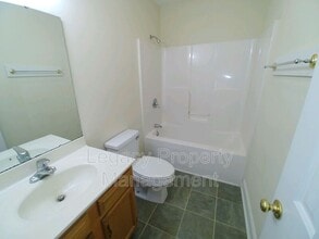 601 E Willowbrook Dr in Burlington, NC - Building Photo - Building Photo