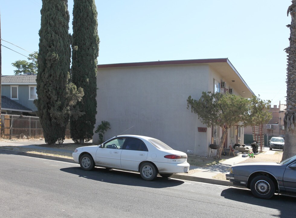 Palms Apartments in Hanford, CA - Building Photo