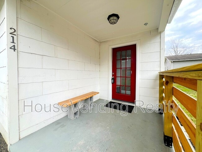 214 Wright Rd in Maryville, TN - Building Photo - Building Photo