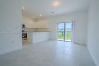 2752 SE 26th Ave in Homestead, FL - Building Photo - Building Photo