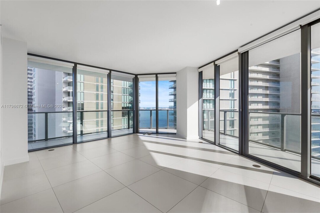 501 NE 31st St, Unit 3806 in Miami, FL - Building Photo
