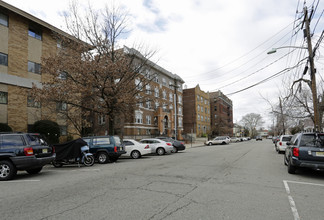 86 W 33RD St in Bayonne, NJ - Building Photo - Building Photo