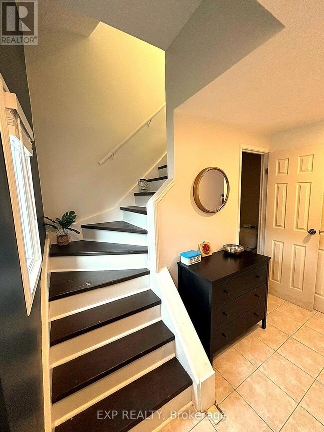 1255 Upper Gage Ave in Hamilton, ON - Building Photo - Building Photo