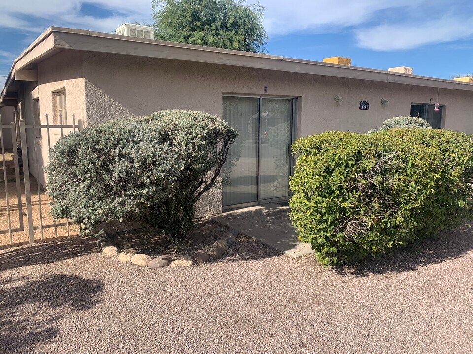 2551 N Winstel Blvd, Unit 3A in Tucson, AZ - Building Photo