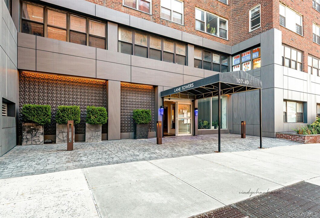 107-40 Queens Blvd in Queens, NY - Building Photo