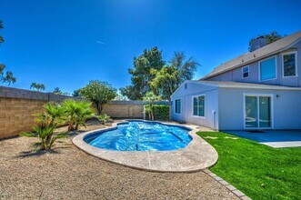 4834 E Hillery Dr in Scottsdale, AZ - Building Photo - Building Photo