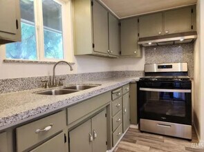 501 N California Ct in Tulare, CA - Building Photo - Building Photo