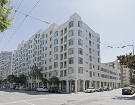 Mendelsohn House Apartments