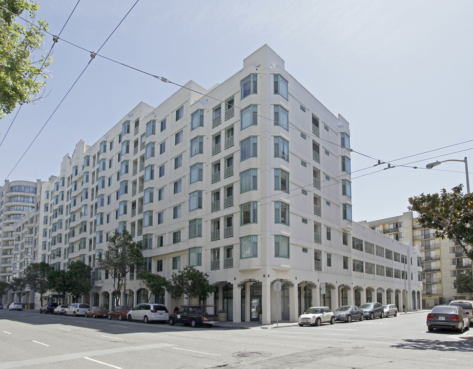 Mendelsohn House in San Francisco, CA - Building Photo